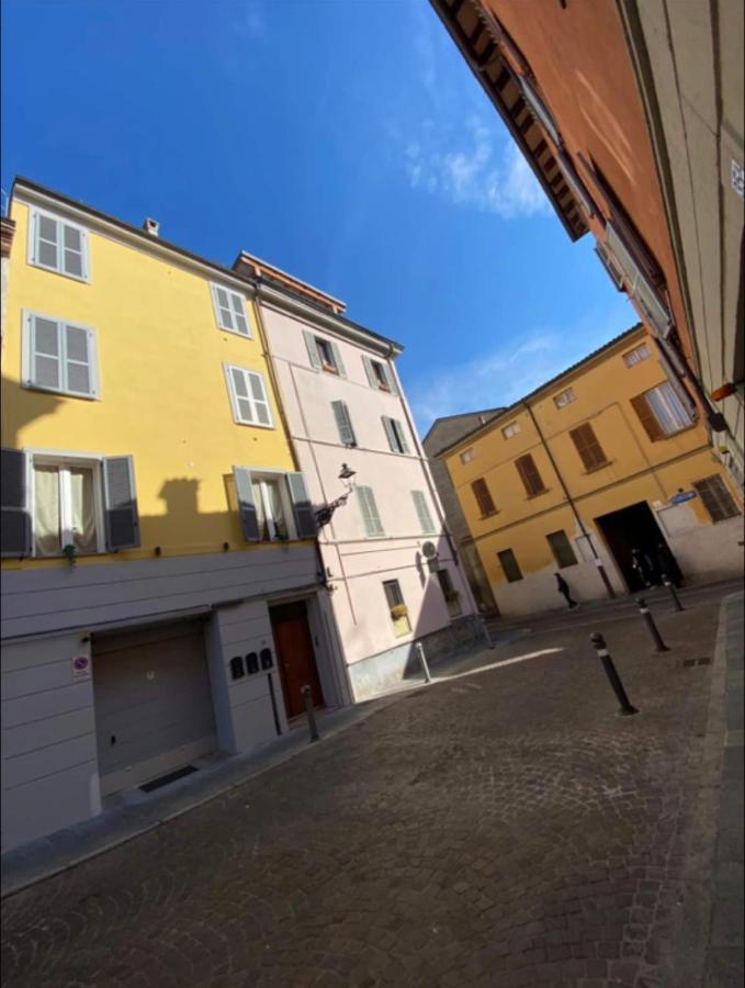 Luxury 3 Al Duomo Di Parma Apartment Bagian luar foto
