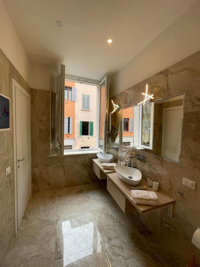 Luxury 3 Al Duomo Di Parma Apartment Bagian luar foto