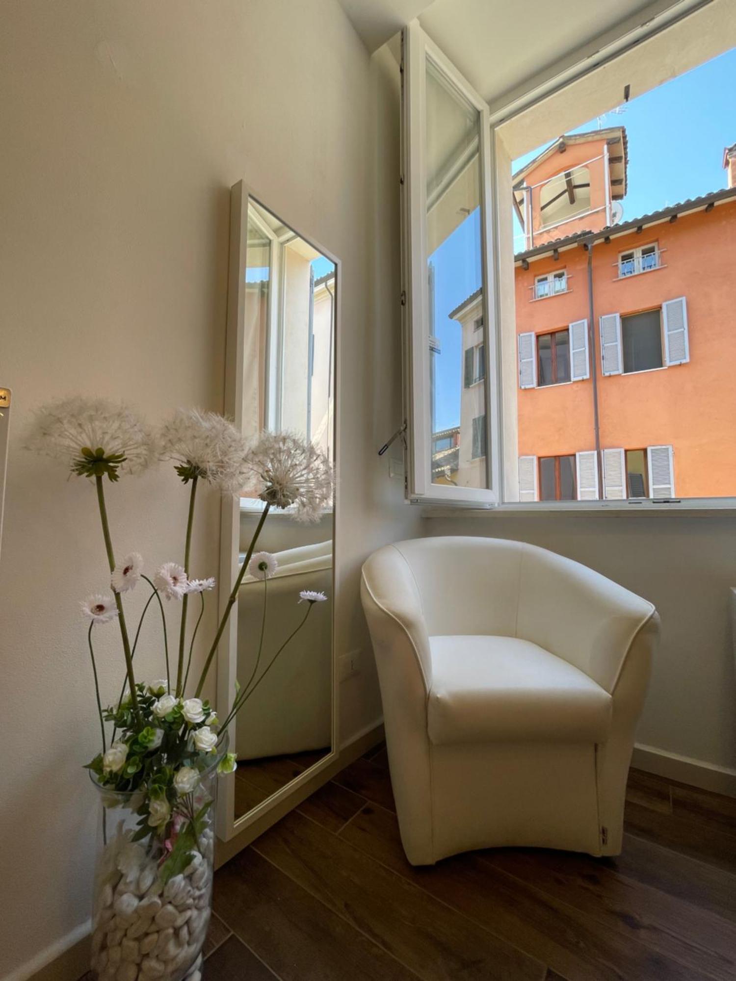 Luxury 3 Al Duomo Di Parma Apartment Bagian luar foto