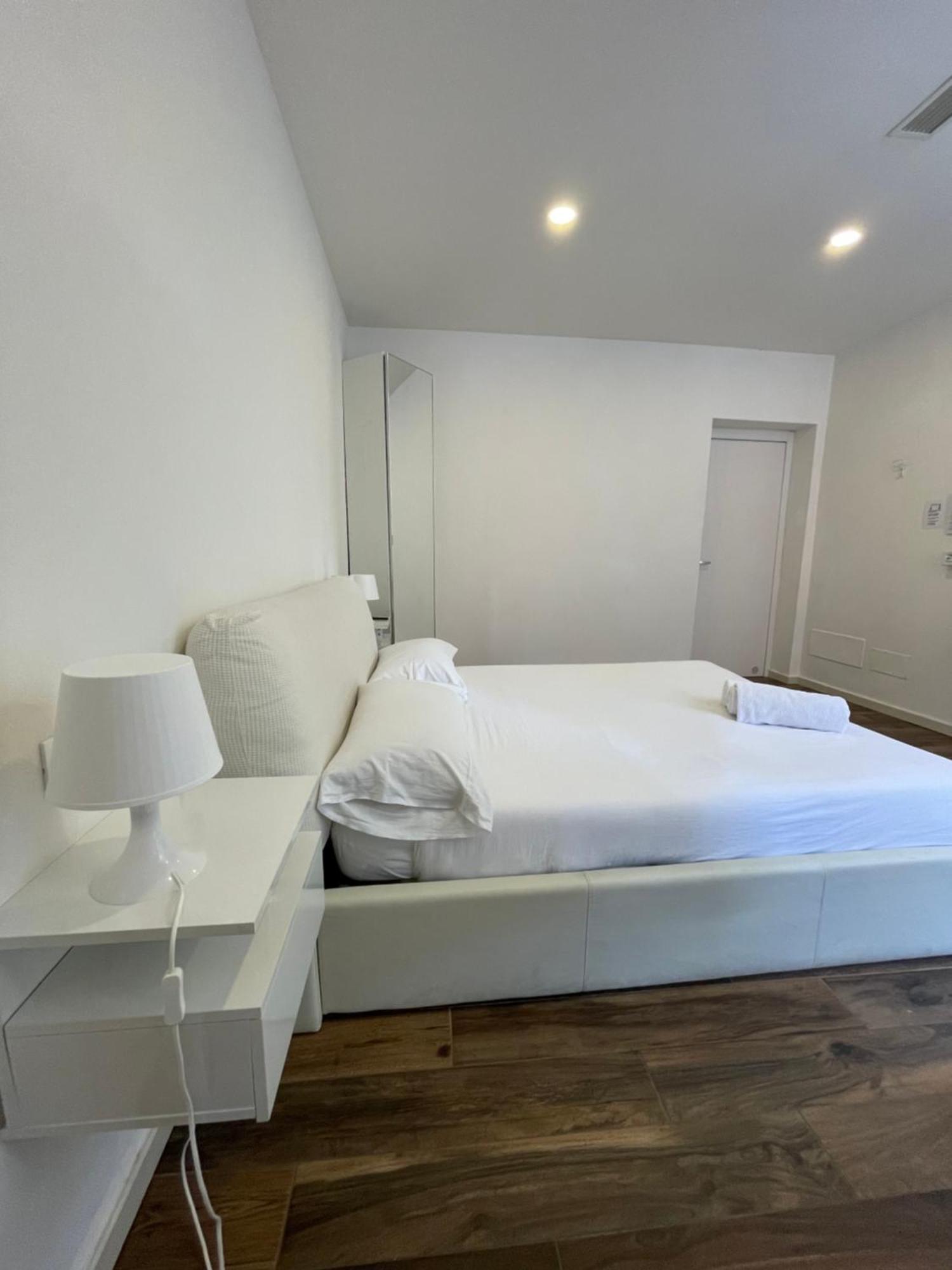 Luxury 3 Al Duomo Di Parma Apartment Bagian luar foto